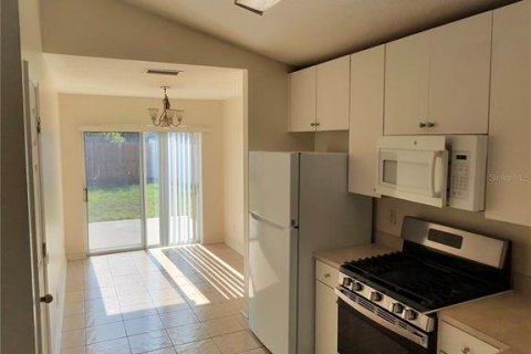 Villa ou maison à louer à Riverview, Floride: 4 chambres, 124.77 m2 № 2167312 - photo 6