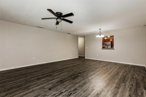 House in Tampa, Florida 3 bedrooms, 125.6 sq.m. № 2205683 - photo 4