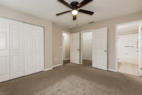 House in Tampa, Florida 3 bedrooms, 125.6 sq.m. № 2205683 - photo 12