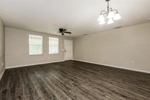 House in Tampa, Florida 3 bedrooms, 125.6 sq.m. № 2205683 - photo 6