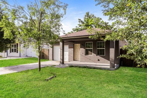 House in Tampa, Florida 3 bedrooms, 125.6 sq.m. № 2205683 - photo 3