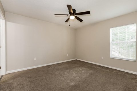 House in Tampa, Florida 3 bedrooms, 125.6 sq.m. № 2205683 - photo 11