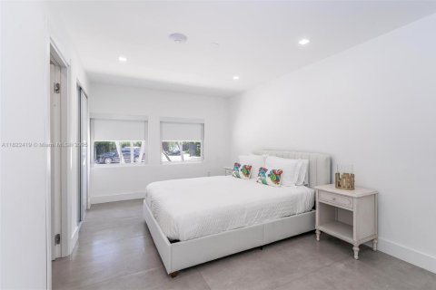 Casa en venta en Bay Harbor Islands, Florida, 6 dormitorios, 324.23 m2 № 1787110 - foto 21