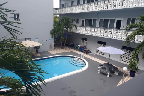 Copropriété à louer à Hollywood, Floride: 1 chambre, 69.68 m2 № 2169447 - photo 4