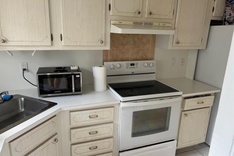 Copropriété à louer à Hollywood, Floride: 1 chambre, 69.68 m2 № 2169447 - photo 16