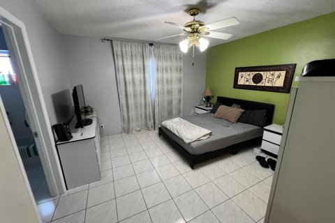 Copropriété à louer à Hollywood, Floride: 1 chambre, 69.68 m2 № 2169447 - photo 28