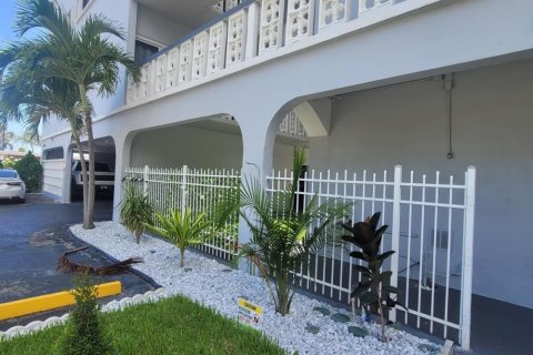 Copropriété à louer à Hollywood, Floride: 1 chambre, 69.68 m2 № 2169447 - photo 8