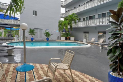 Copropriété à louer à Hollywood, Floride: 1 chambre, 69.68 m2 № 2169447 - photo 9