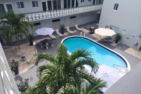 Condo à Hollywood, Floride, 1 chambre  № 2169447