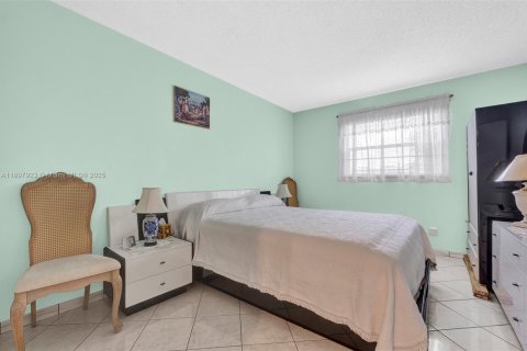 Copropriété à vendre à Lauderdale Lakes, Floride: 2 chambres, 102.38 m2 № 2012201 - photo 13