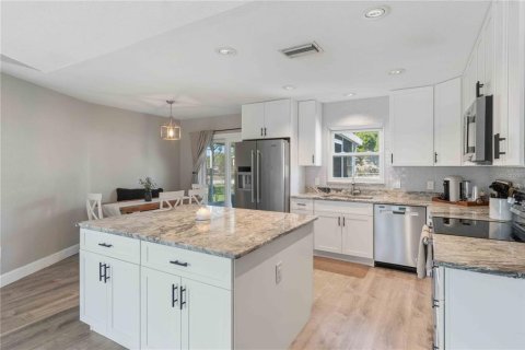 Casa en venta en North Port, Florida, 3 dormitorios, 171.68 m2 № 2145462 - foto 17