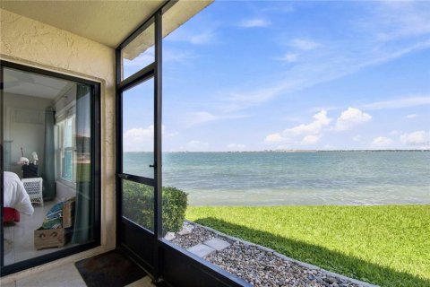 Condo in Saint Petersburg, Florida, 2 bedrooms № 2322301 - photo 20