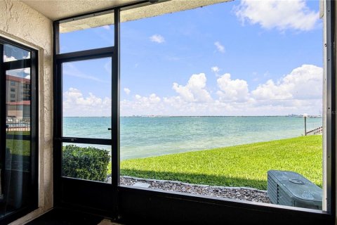 Condo in Saint Petersburg, Florida, 2 bedrooms № 2322301 - photo 21