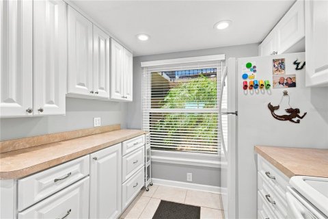 Condo in Saint Petersburg, Florida, 2 bedrooms № 2322301 - photo 5