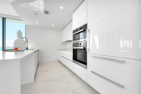 Condo in Pompano Beach, Florida, 4 bedrooms  № 1729460 - photo 4
