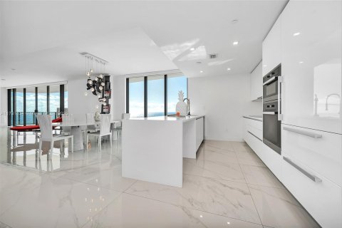 Condo in Pompano Beach, Florida, 4 bedrooms  № 1729460 - photo 3