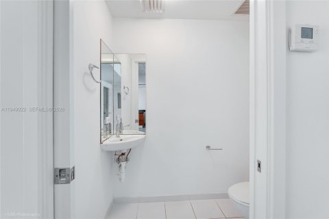 Снять в аренду кондоминиум в Майами, Флорида 1 спальня, 74.51м2, № 2005379 - фото 12