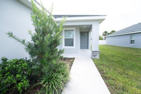Villa ou maison à vendre à Haines City, Floride: 3 chambres, 138.05 m2 № 2400484 - photo 3