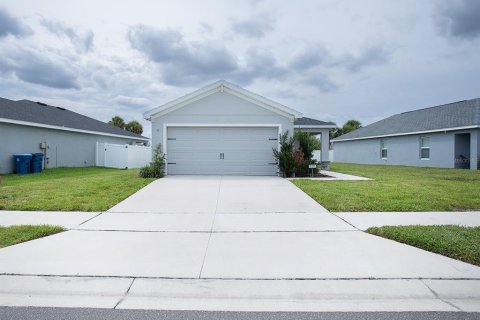 Villa ou maison à vendre à Haines City, Floride: 3 chambres, 138.05 m2 № 2400484 - photo 2