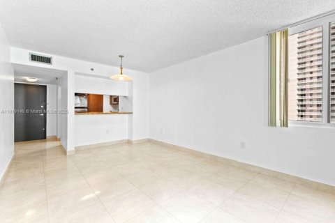 Copropriété à louer à Miami, Floride: 1 chambre, 55.09 m2 № 1943073 - photo 8