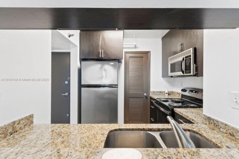 Copropriété à louer à Miami, Floride: 1 chambre, 55.09 m2 № 1943073 - photo 6