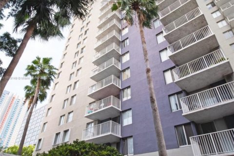 Copropriété à louer à Miami, Floride: 1 chambre, 55.09 m2 № 1943073 - photo 1