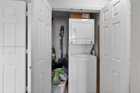 Copropriété à vendre à Coral Gables, Floride: 3 chambres, 123.47 m2 № 2030299 - photo 20