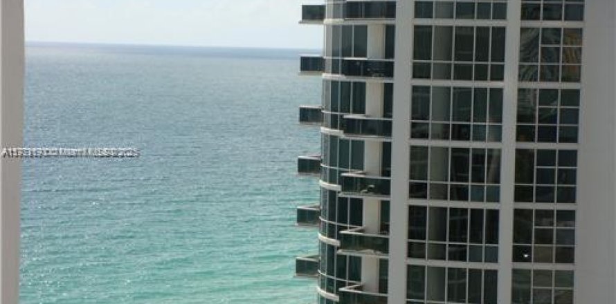 Condo in Sunny Isles Beach, Florida, 1 bedroom  № 1726044