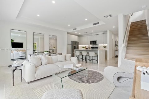 Таунхаус в Корал-Спрингс, Флорида 3 спальни, 151.71м2 № 2037801