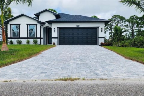 Villa ou maison à vendre à Port Charlotte, Floride: 3 chambres, 206.15 m2 № 2330792 - photo 2