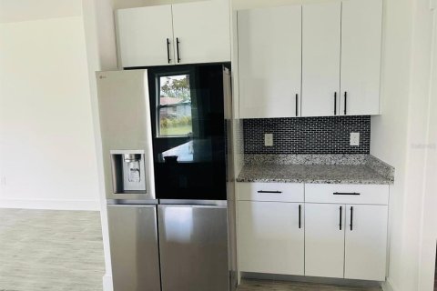Villa ou maison à vendre à Port Charlotte, Floride: 3 chambres, 206.15 m2 № 2330792 - photo 13