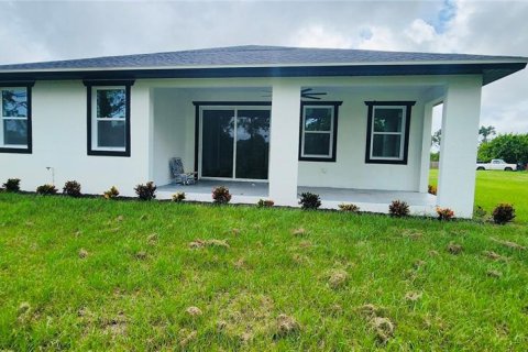 Villa ou maison à vendre à Port Charlotte, Floride: 3 chambres, 206.15 m2 № 2330792 - photo 7
