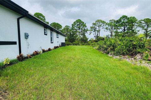 Villa ou maison à vendre à Port Charlotte, Floride: 3 chambres, 206.15 m2 № 2330792 - photo 3