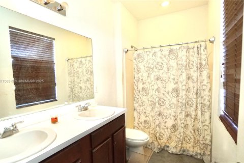 Casa en venta en Homestead, Florida, 4 dormitorios, 148.18 m2 № 1770764 - foto 9