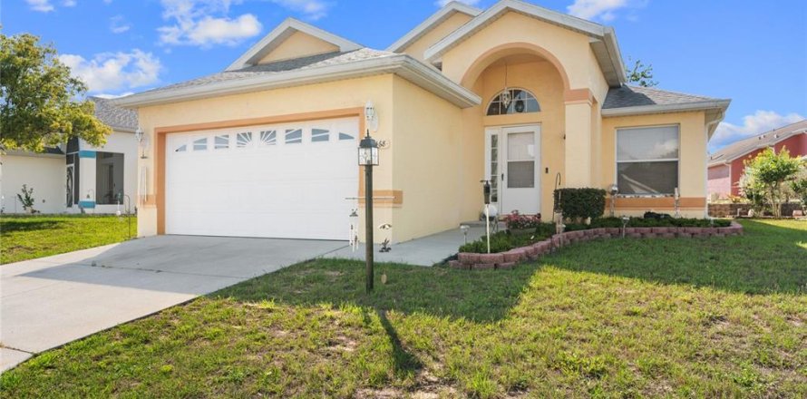 House in Floral City, Florida 2 bedrooms, 137.68 sq.m. № 1745069