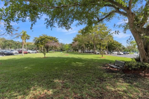 Снять в аренду кондоминиум в Уэстон, Флорида 2 спальни, 118.26м2, № 2030428 - фото 23