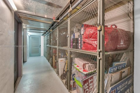 Снять в аренду кондоминиум в Уэстон, Флорида 2 спальни, 118.26м2, № 2030428 - фото 19