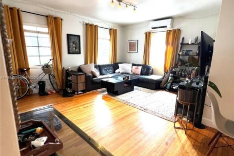 Apartment in Miami Beach, Florida 1 bedroom, 288.93 sq.m. № 2000726 - photo 4