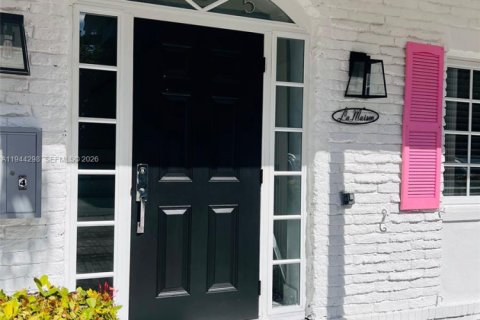 Apartment in Miami Beach, Florida 1 bedroom, 288.93 sq.m. № 2000726 - photo 2