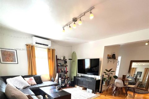 Apartment in Miami Beach, Florida 1 bedroom, 288.93 sq.m. № 2000726 - photo 3