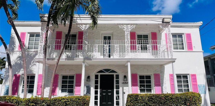 Apartment in Miami Beach, Florida 1 bedroom, 288.93 sq.m. № 2000726