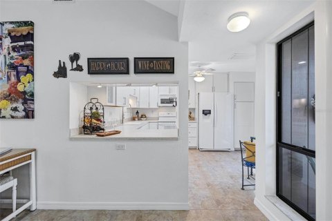Condo in Sarasota, Florida, 3 bedrooms № 2393628 - photo 4