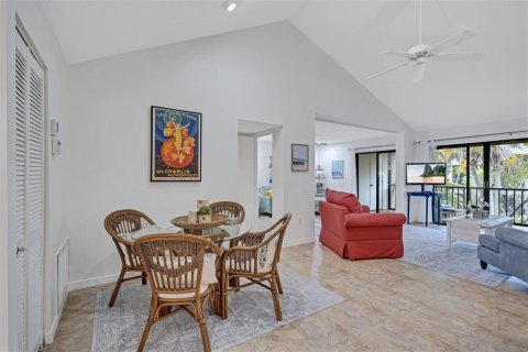 Condo in Sarasota, Florida, 3 bedrooms № 2393628 - photo 12