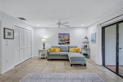 Condo in Sarasota, Florida, 3 bedrooms № 2393628 - photo 17