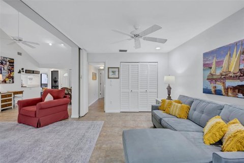 Condo in Sarasota, Florida, 3 bedrooms № 2393628 - photo 22