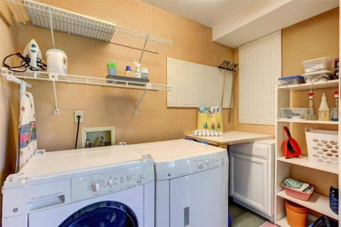 Condo in Sarasota, Florida, 3 bedrooms № 2393628 - photo 28