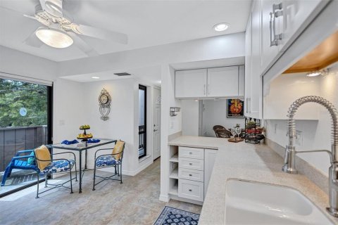 Condo in Sarasota, Florida, 3 bedrooms № 2393628 - photo 8
