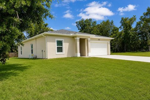 House in Spring Hill, Florida 3 bedrooms, 119.01 sq.m. № 2341843