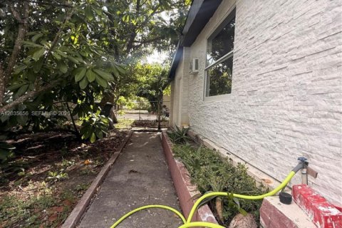 Casa en venta en Clewiston, Florida, 3 dormitorios № 2181420 - foto 2