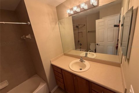 Townhouse in Parrish, Florida 2 bedrooms, 133.41 sq.m. № 2207245 - photo 10